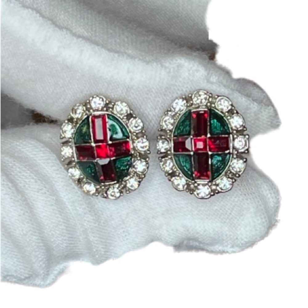 Cufflinks with St. George’s Cross pattern on green background